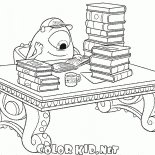 Mike in biblioteca