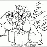 Cuccioli sotto lalbero