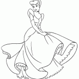 Cenerentola in un abito da ballo