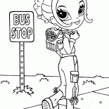 La ragazza è in viaggio a piedi