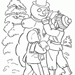 I bambini a fare pupazzi di neve