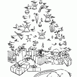 Pet sentivo addormentato vicino allalbero di Natale